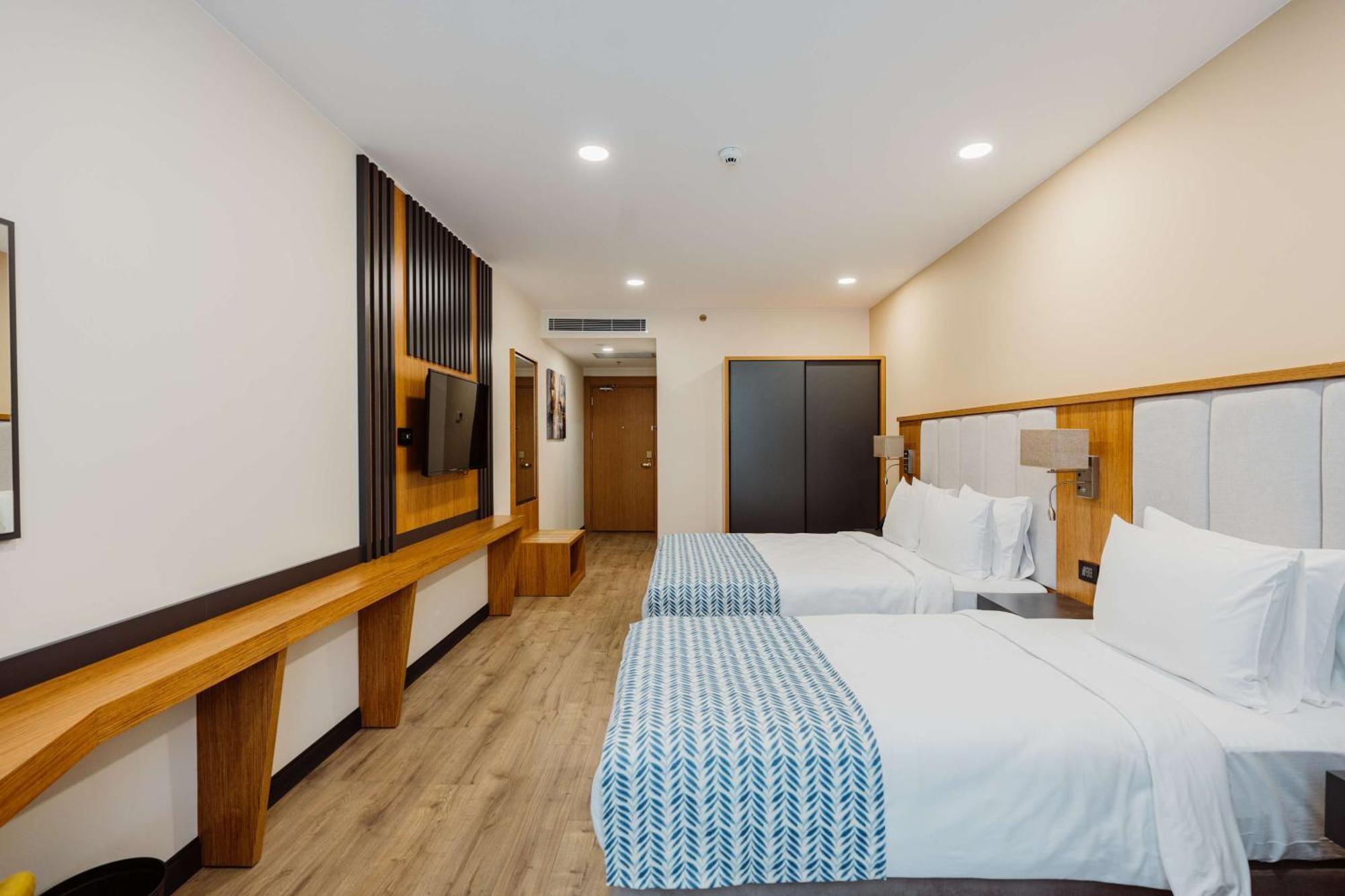 Best Western Plus Batumi Exteriör bild