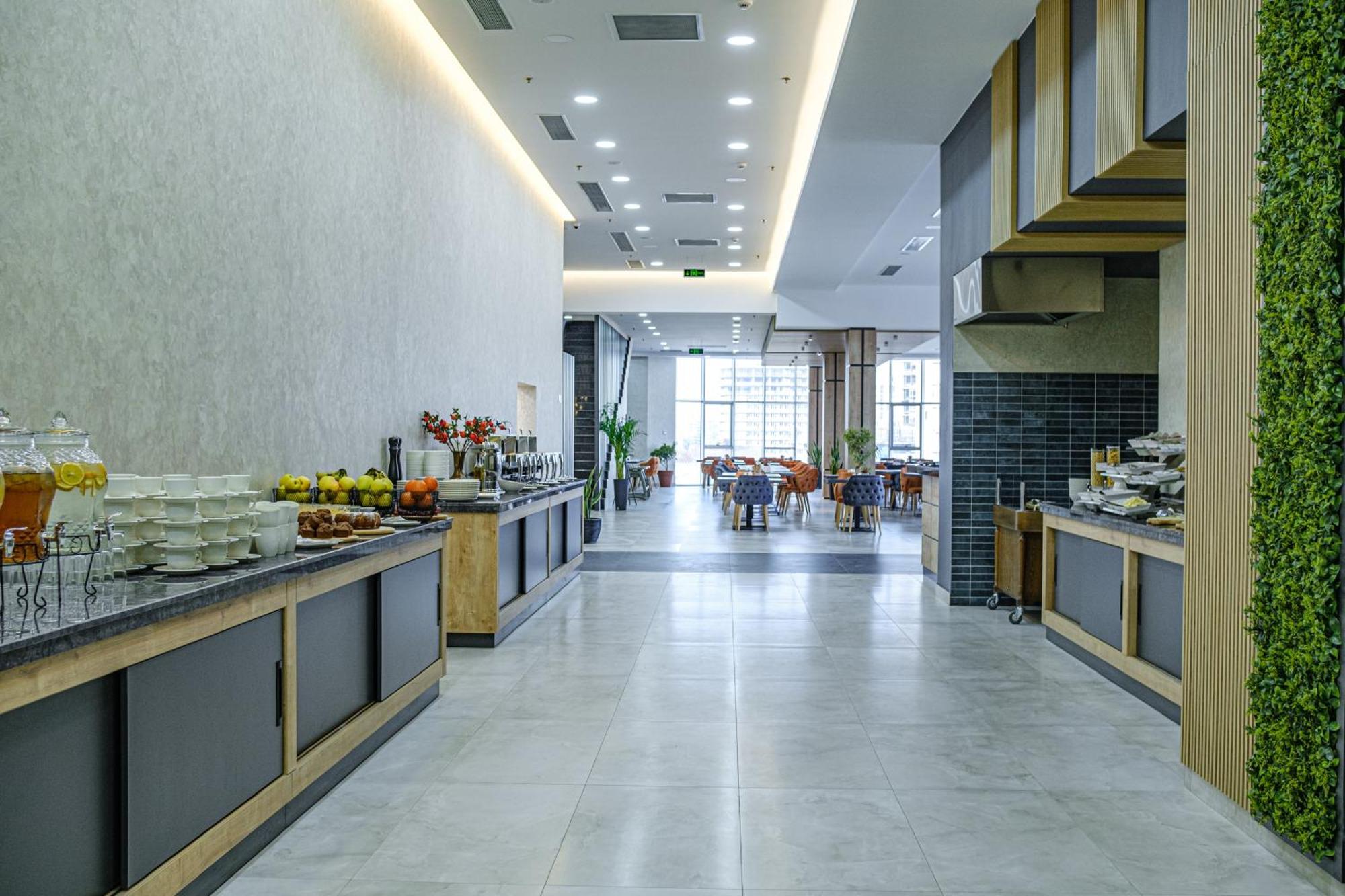 Best Western Plus Batumi Exteriör bild